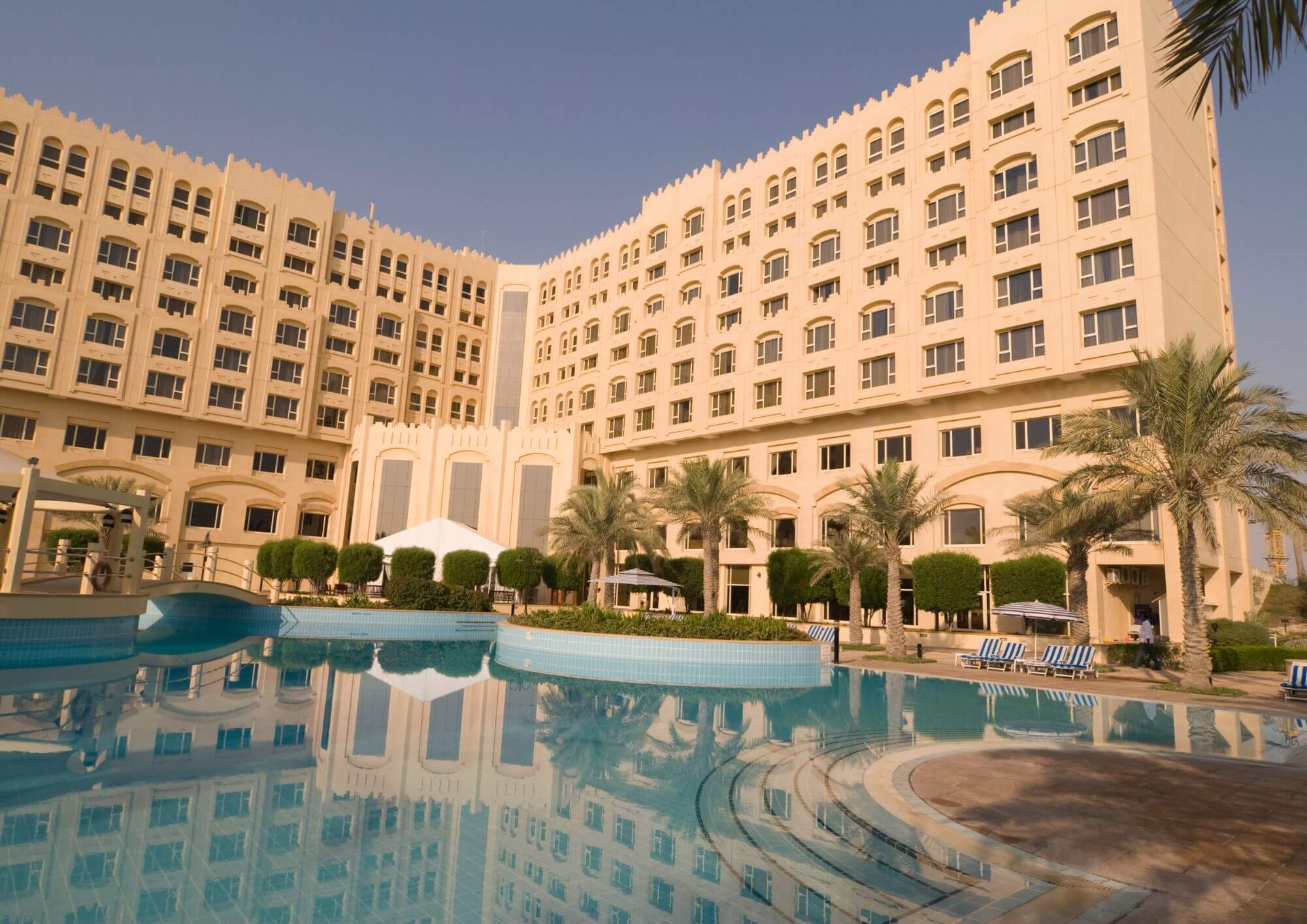 איך בוחרים בית מלון